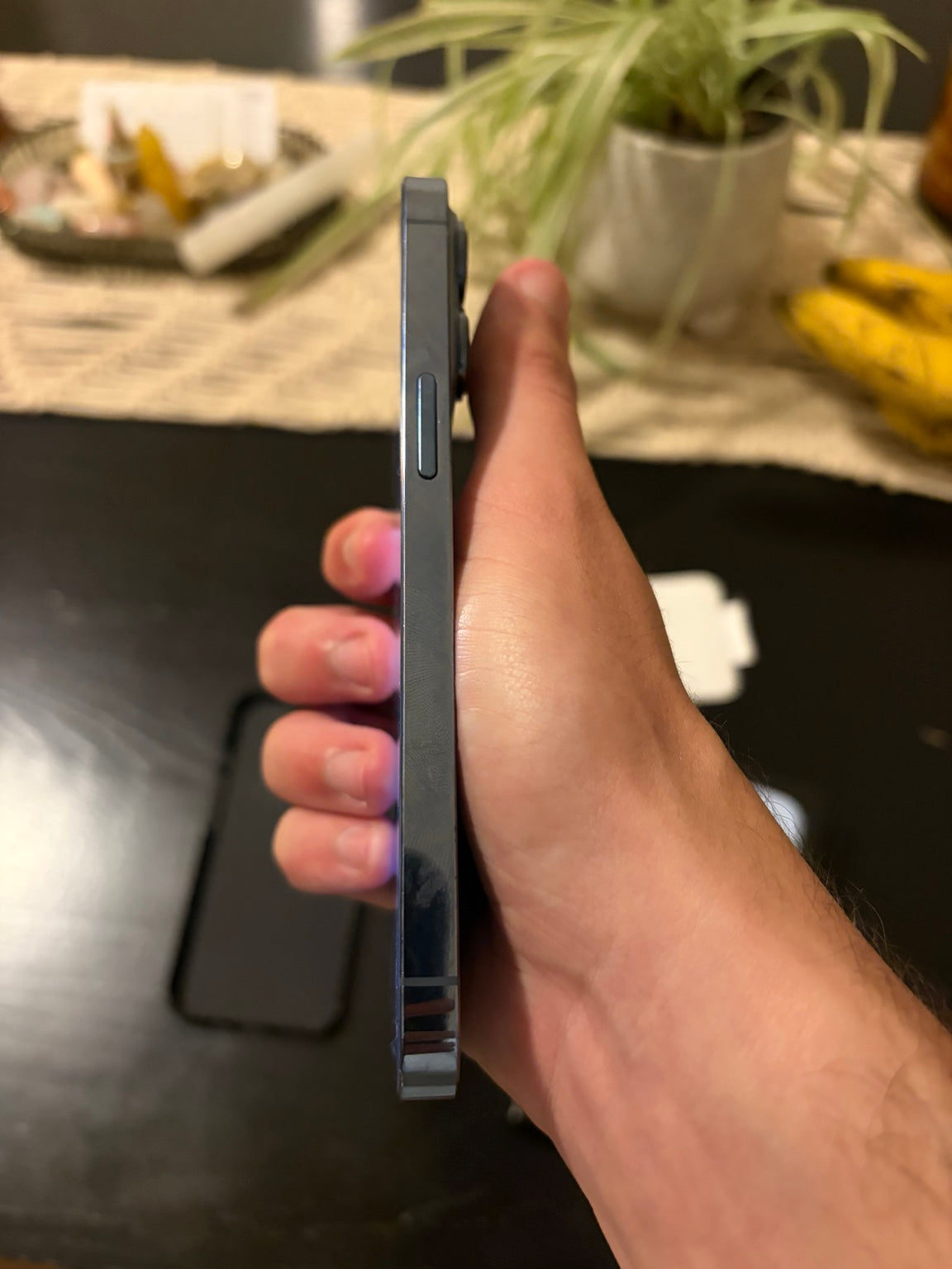 iPhone 13 Pro 256GB Sierra Blue right side view